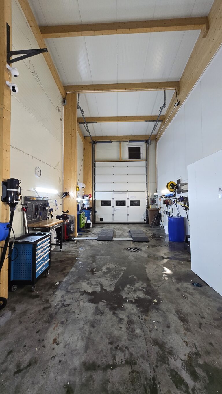 Espoo, Hirvisuontie 32 – halli 14