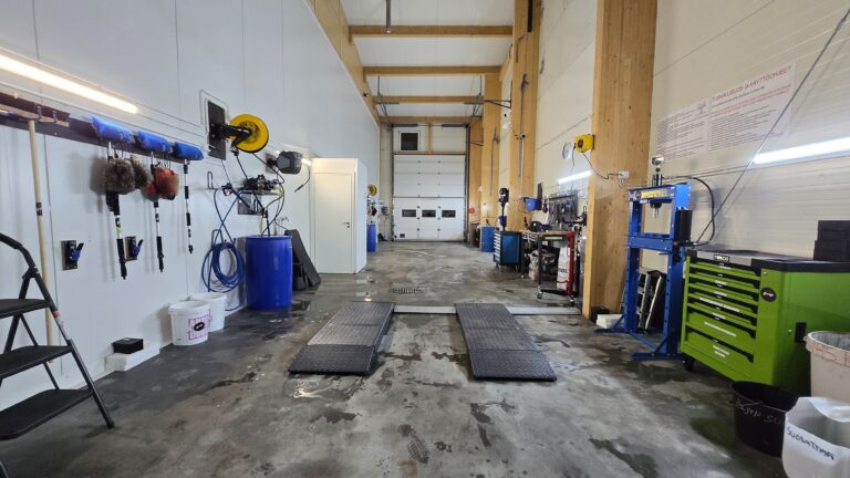 Nyt on aika huoltaa autosi edullisemmin – Easy Garage 247 tarjoaa -15 % alennuksen yksittäisistä tunneista!